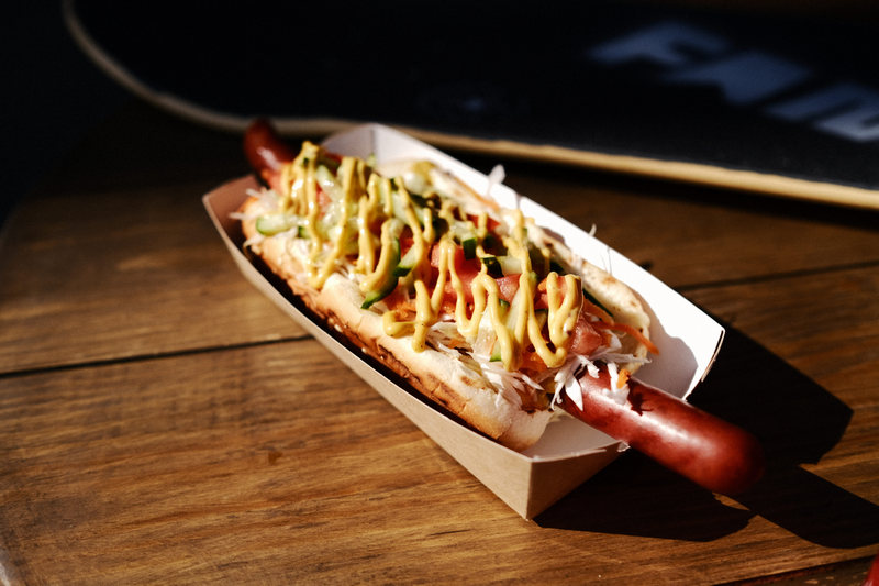 Поел-значит подобрел. Наш хот дог не подведет)